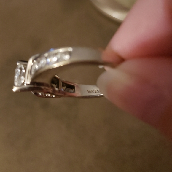 14K white gold diamond ring - Picture 3 of 7